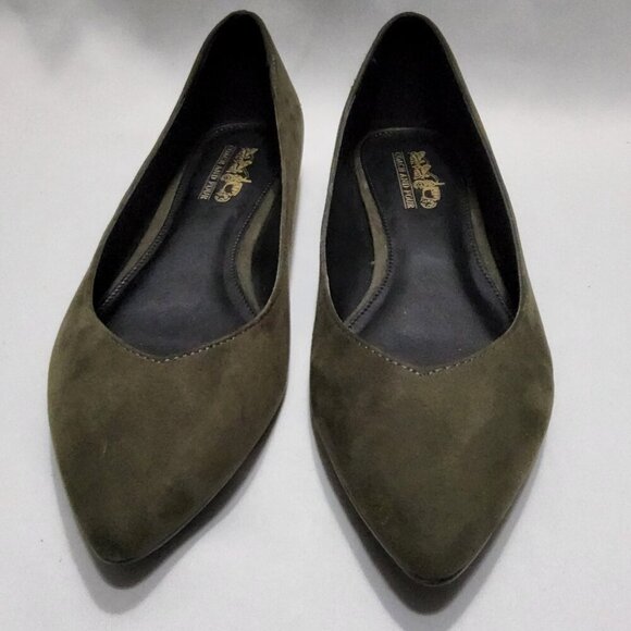 Coach & Four Green Suede Ballet Flat Pointed Toe Size 6 Gold Heel New in Box - Picture 2 of 8
